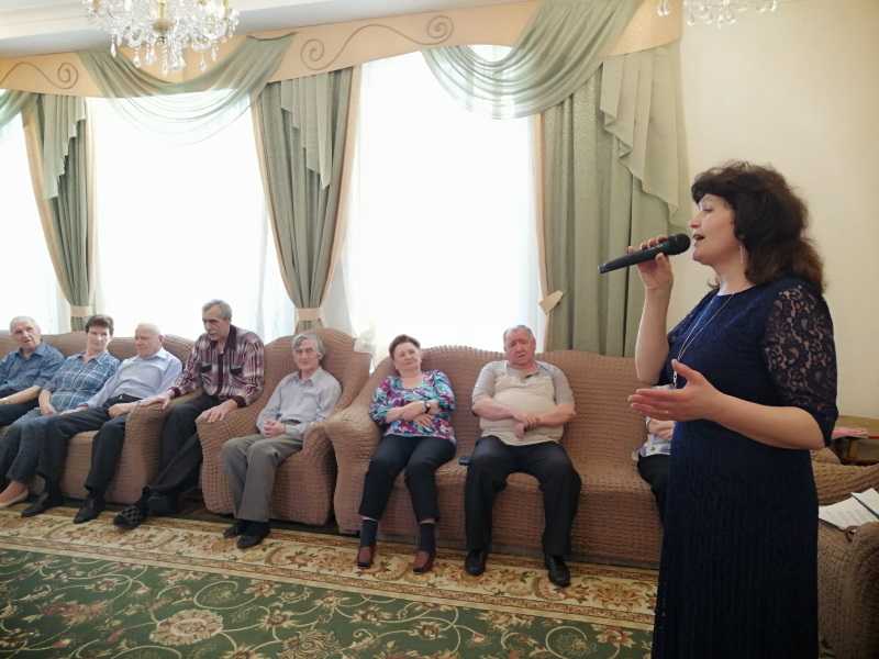 «Женщины все королевы»